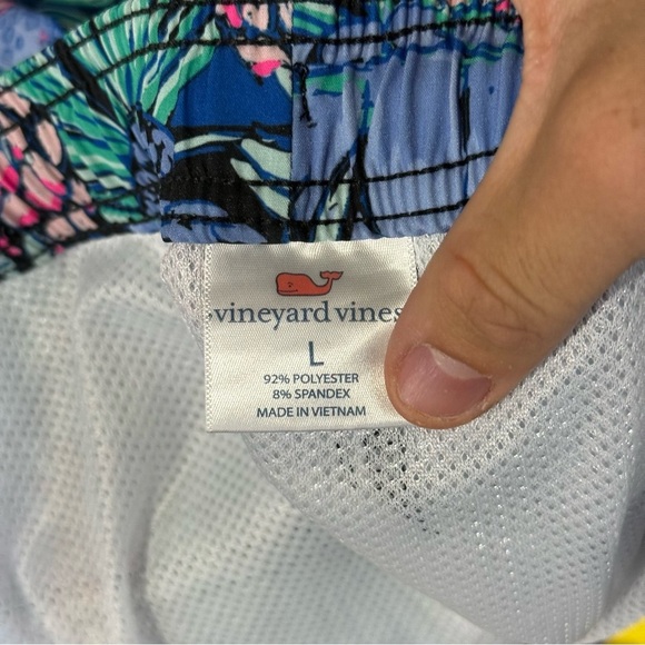 Vineyard Vines Chappy Swim Trunks Turtle Pineapple Print Size Large Summer Swim - Picture 7 of 7